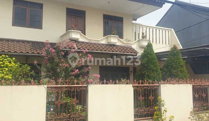 DI Jual cepat - Rumah di Meruya Utara - SHM Luas tanah Lt. 300