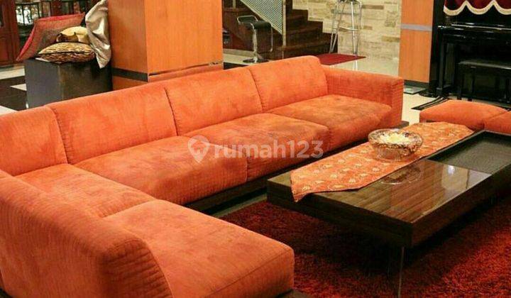 Rumah Disewakan Rumah Mewah 2 Lantai Siap Huni 1