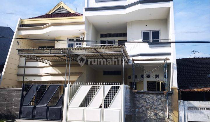 Dijual Rumah Babatan Pantai Strategis Row 4 Mobil  1