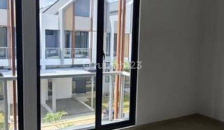 Rumah 2 Lantai BSD City Yuthica Baru Siap Huni 2