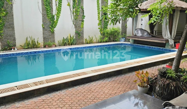Rumah Hook Cantik Dengan Pool di Alam Sutera Magnolia  2