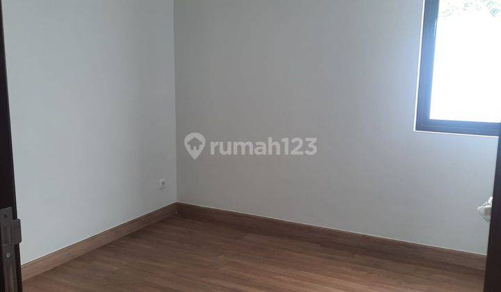 Rumah 3 Lantai Bagus Dengan Balkon di Blizfield Bsd Tangerang 2