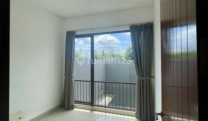 Rumah Bagus Luas Asri Unit Langka De Naara De Park BSD Tangerang 2