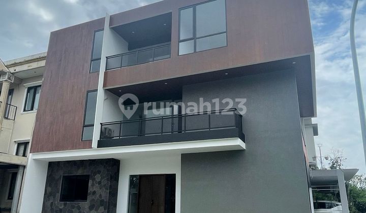Rumah Modern 3 Lantai dengan Lift Siap Huni Alam Sutera Tangerang