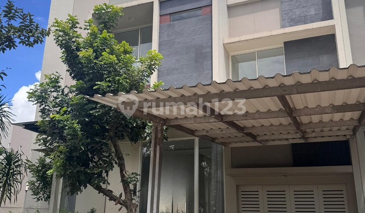 Dijual Hoek Rumah Siap Huni di Mozart Symphonia - Gading Serpng