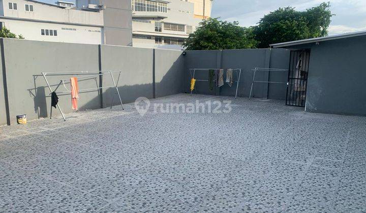 Rumah Asrama Posisi Hook Cocok Buat Rumah Kost 3 Lantai Full Luas 158m2 Lokasi Strategis Dekat Sekolah 1