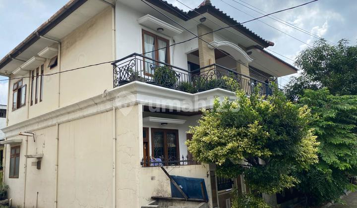 Rumah Hook Mewah Nyaman Semifurnished di Rawamangun