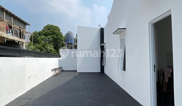 New luxury house for sale, ready to occupy, land area 210, building area 150, in Pekayon, flood-free, near Galaxy.