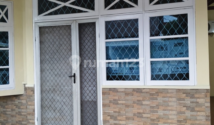 Rumah Bersih Nyaman Tanah Luas Carport2 Mobilmar Tidur 3+1 dengan 3 Ac di Taman Galaxy 2