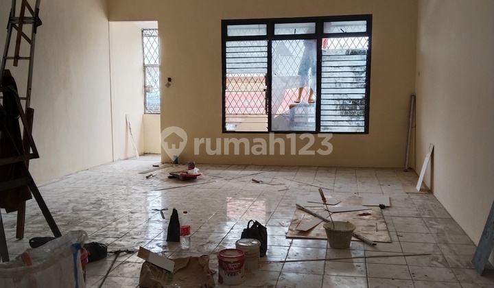 Shop House by the Main Road Pekayon Jatiasih, Land Area 250m², Building Area 105m², There is Empty Land at the Back.