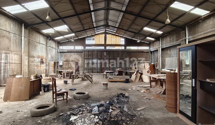 Gudang Murah Siap Pakai Luas Bangunan Ex Furniture di Jakasampurna Bekasi