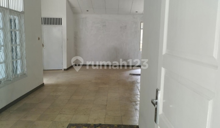 Disewakan rumah baru renovasi siap huni LT 160 depan taman dkt galaxy bebas banjir  2