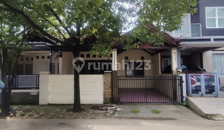 Disewakan Rumah KT 2+1 Diperumahan Taman Century Pekayon Dekat LRT Bekasi Barat