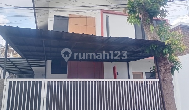 Rumah Disewakan 2 Lantai Utktempat Tinggal/ Kantor Akses 2 Mobil