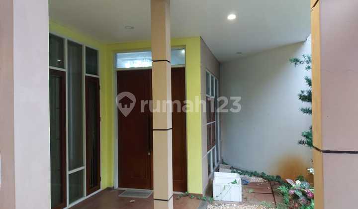 Unique, Attractive, Comfortable 2-Story House Design in Lebak Bulus, Land Area 229 m², Building Area 331 m², Freehold Title 2