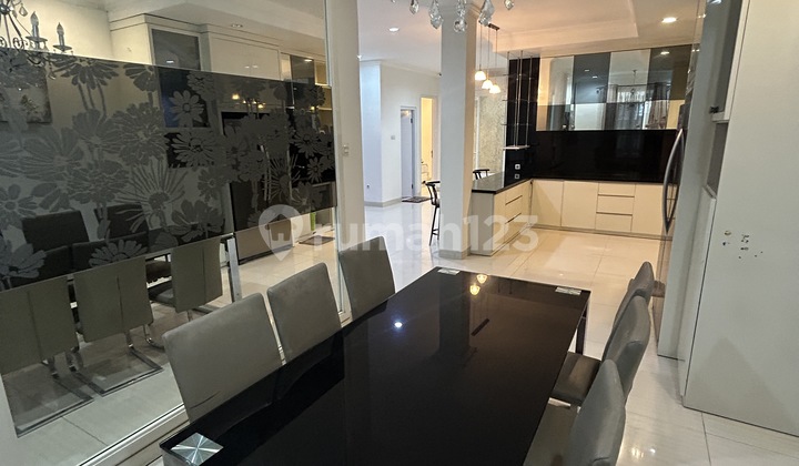 Rumah 2 Lantai Siap Huni, 4 Kamar Tidur, di Area Elit Makassar 2