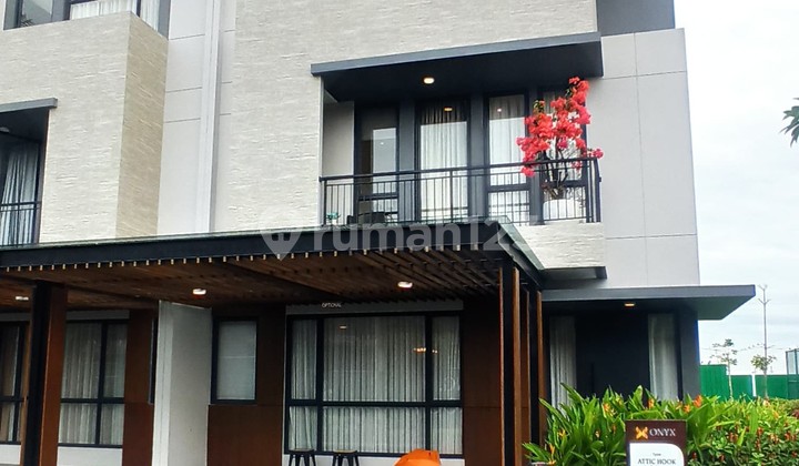 Rumah 3 Lantai, di Kota Mandiri Berkelas Internasional, Dekat Bandara Makassar