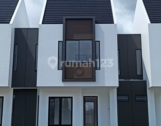 Rumah 2 Lantai, 4 Kamar Tidur, Dalam Kota Makassar