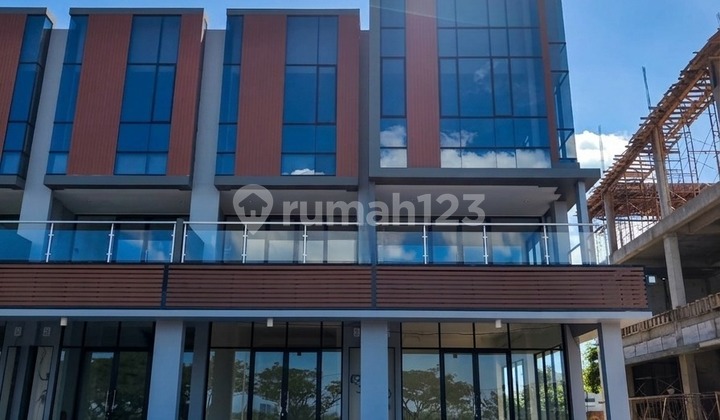 Large and Spacious Shop House, Ready to Use in Tallasa City Makassar Large and Spacious Shop House, Ready to Use in Tallasa City Makassar