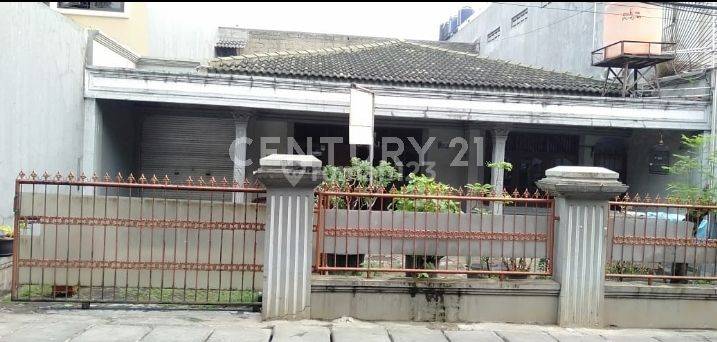 
Dijual Rumah Hitung Tanah Di Kebayoran Lama Jaksel
 AF 15201 1