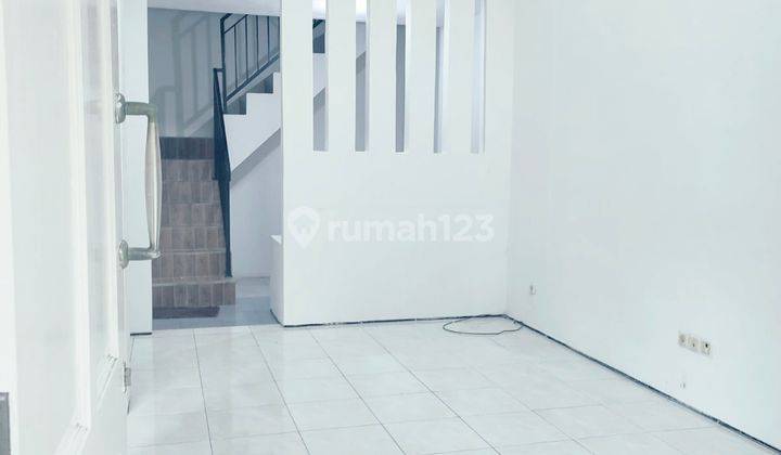 Disewakan Rumah 2 Lantai 3 KT Di Sektor 9 Bintaro Am13410 2