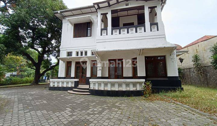 Dutch Herritage House nol jalan raya Darmo Surabaya Strategis 2