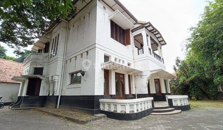 Dutch Herritage House nol jalan raya Darmo Surabaya Strategis 1