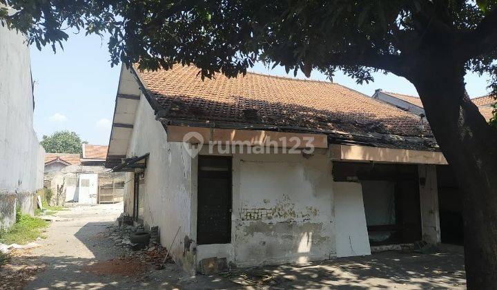 FOR SALE rumah tua hitung tanah nol jalan raya Merr rungkut. 2