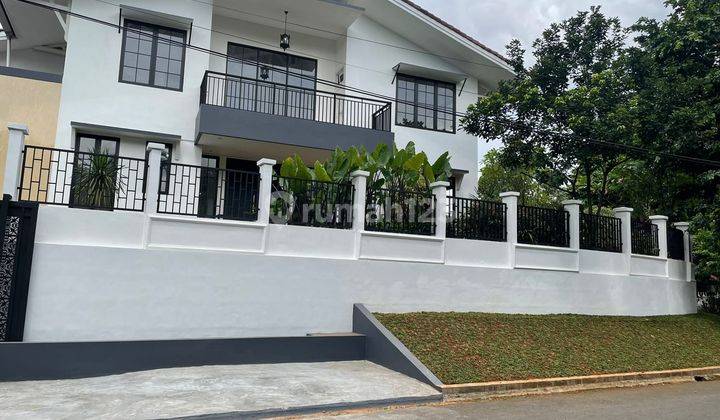 Jual For Sale Dijual Rumah di Pondok Indah Jakarta Selatan Luas Tanah 768 m² Luas Bangunan 825 m² Kamar Tidur 6 + 2 Kamar Mandi 5 + 1 Powder Room Bangunan 2 Lantai Berada di Hoek Hadap Selatan Timur SHM Nego 1