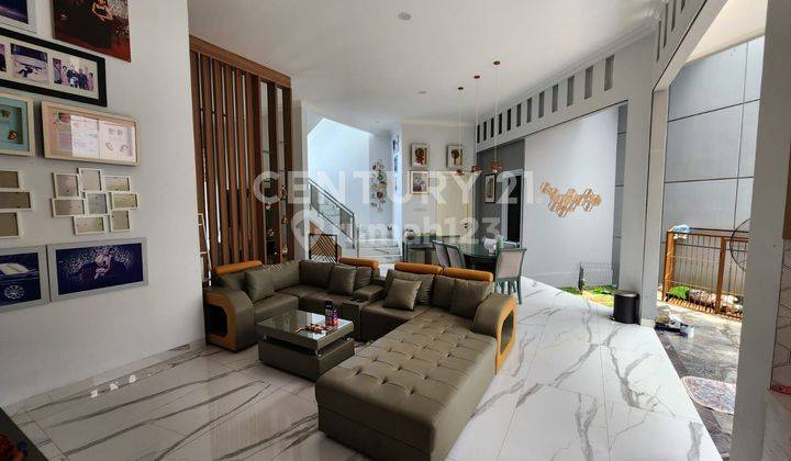 Rumah Mewah Full Furnished Cantik Dekat Green Lake City 2