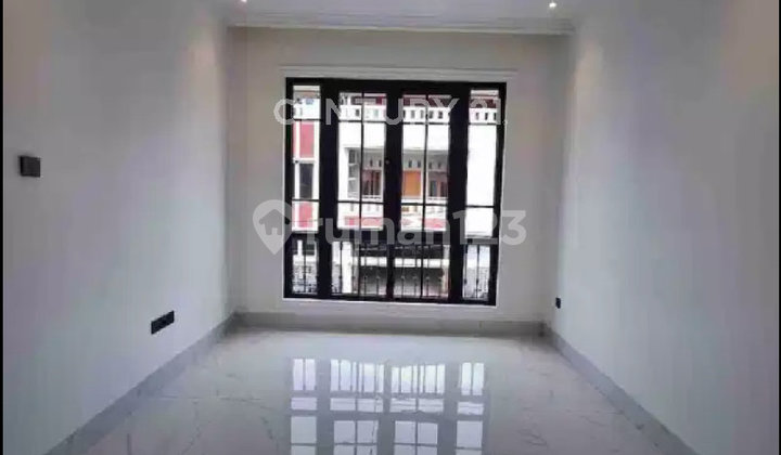 Rumah Brand New Model American Classic Samping Kampus Muhamadiyah 2