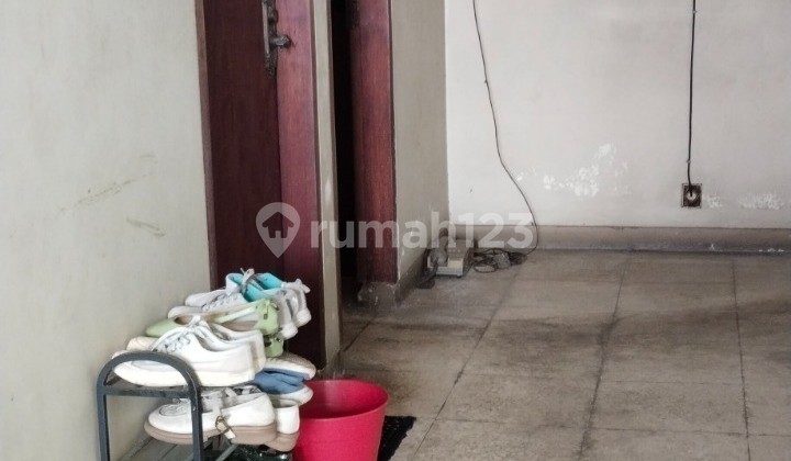 Rumah Lama Butuh Renovasi di Guntur, Setiabudi 2