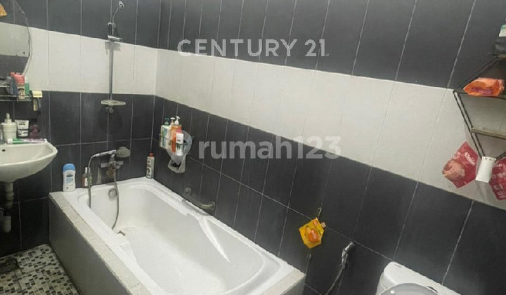 Rumah Strategis 3Kt Dekat Pintu Tol Halim di Cipinang Melayu Rumah Strategis 3Kt Dekat Pintu Tol Halim di Cipinang Melayu
