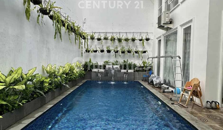 Luxury House in the Elite Area of Pondok Indah