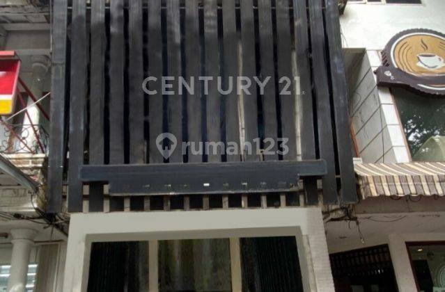 Ruko Semifurnished 3lt Strategis Pinggir Jalan Raya Jatipadang  1