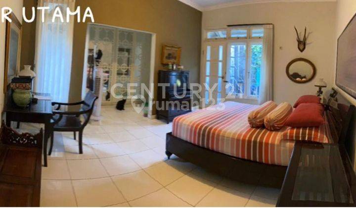 RUMAH FULL FURNISHED, LUAS DAN ASRI DENGAN TAMAN HIJAU DICIPAYUNG 2