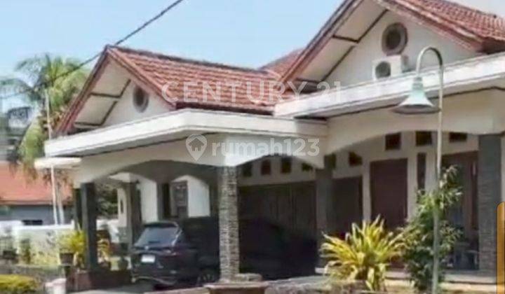 Rumah Sudut Dalam Komplek Elit Depok Luas Tanah Riil 1099 Meter 1