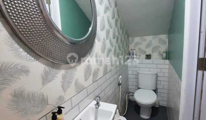 Rumah Cantik Rapi Bagus Di Graha Raya SHM 2