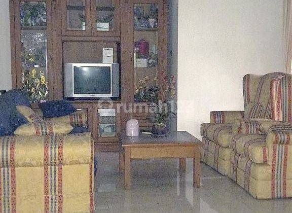 Rumah SHM Butuh Renovasi Timur, strategis, luas 2