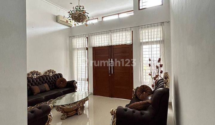 Rumah Mewah 4lt Dipusat Jakarta Full Furnish Hadap Timur 2