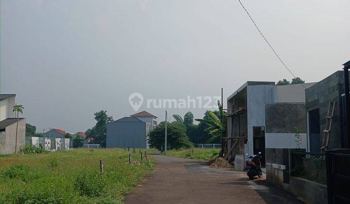 Rumah 2 Lantai Baru Unfurnished SHM di Kramat Jati, Jakarta Timur 2