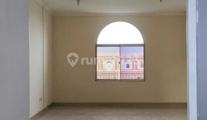 Ruko Greenlake City Boulevard Hadap Jln Raya