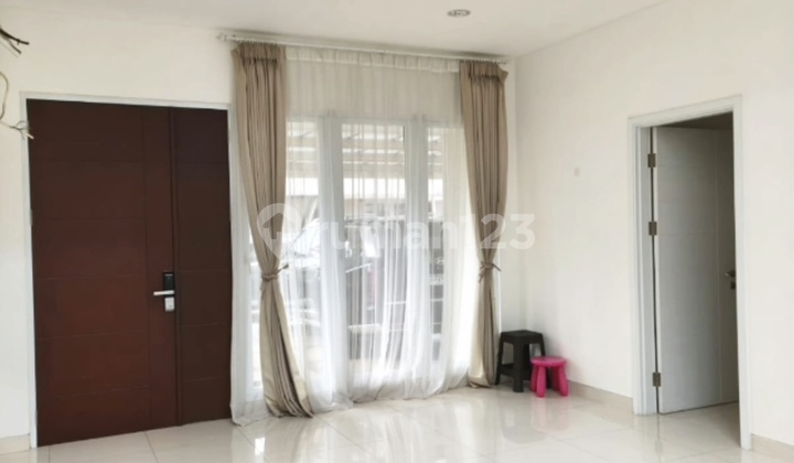 Rumah Mewah The Riviera Puri Metland