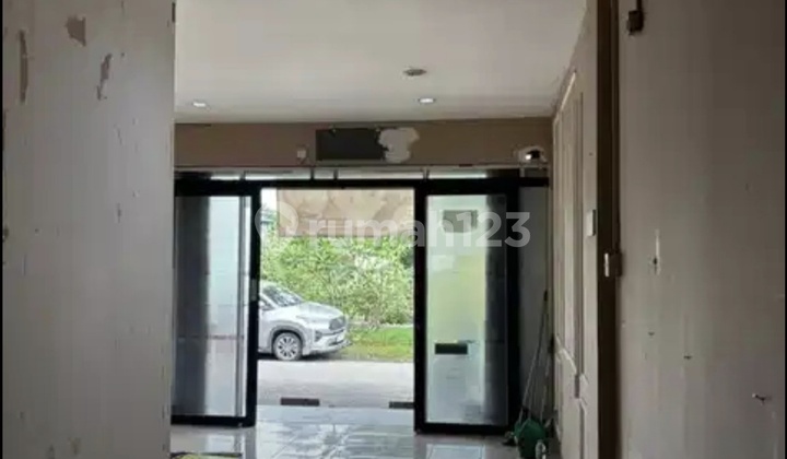 Ruko Puri Beta 1 Dekat Transjakarta