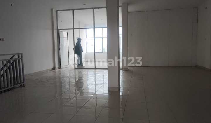 For Rent: Row of Shops by Karang Tengah Main Road, Spacious Parking For Rent: Row of Shops by Karang Tengah Main Road, Spacious Parking