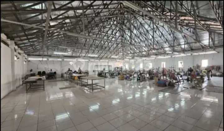 Ready-to-Use Factory/Warehouse with Private Road Access Ready-to-Use Factory/Warehouse with Private Road Access