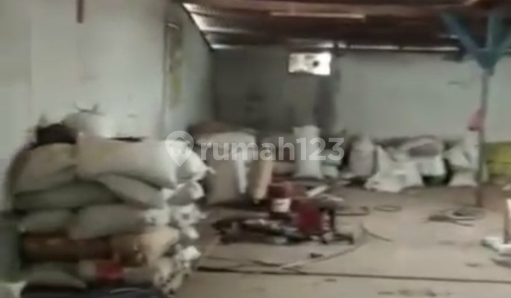 Gudang Pinggir Jln Raya Meruya Utara