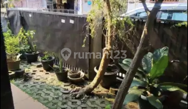 Unilever Complex House Near Highway Unilever Complex House Near Highway