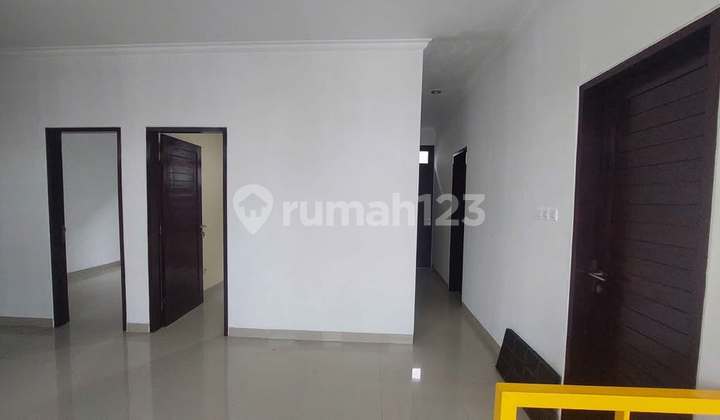 Dikontrakan Rumah 2 Lantai Unfurnished, Jimbaran 2
