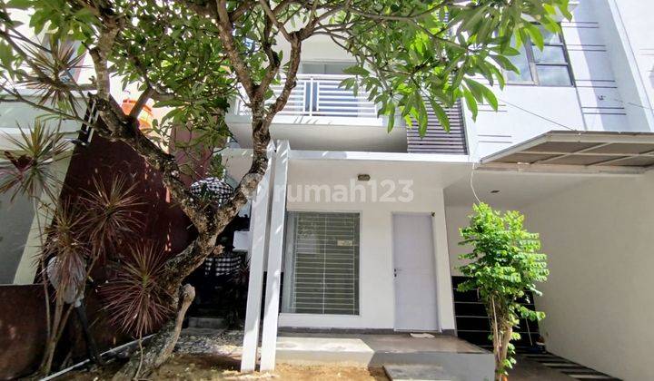 Rumah Kontrakan 2 Lantai Baru Unfurnished SHM di Gunung Salak, Kerobokan, Badung 2